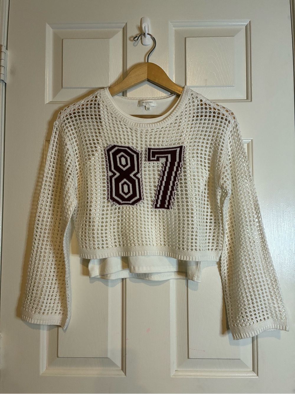 Open-Knit Cropped Pullover Sweatshirt with '87 Appliqué - White